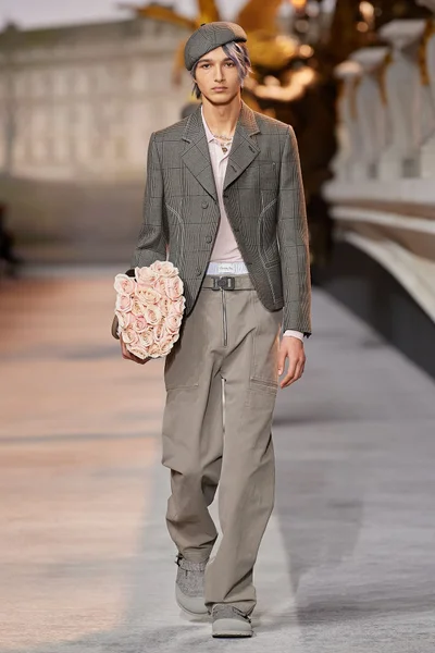 Look 37